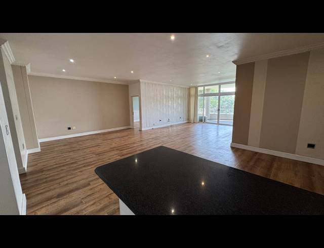 4 BEDROOM APARTMENT FOR SALE IN ESSENWOOD